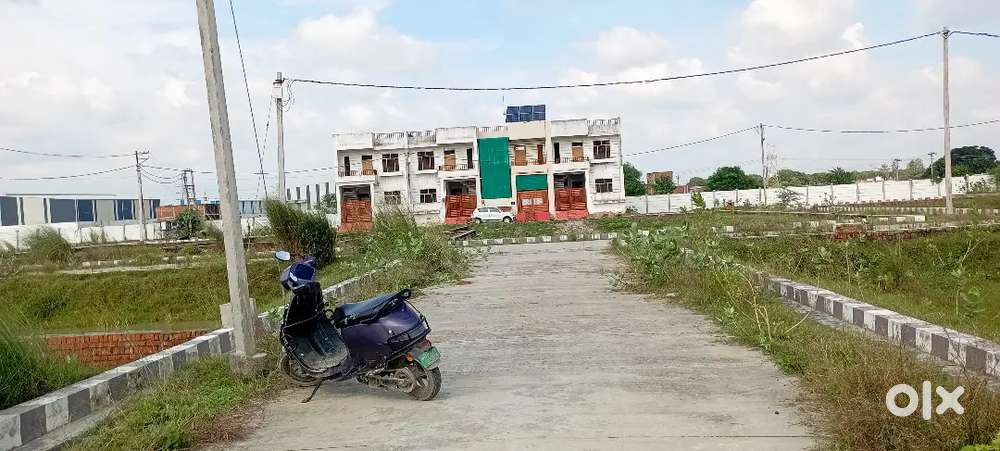 Plot in Gated Society