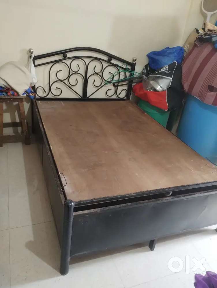Bed (iron)