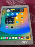 Ipad 6th generation ( 32 GB )