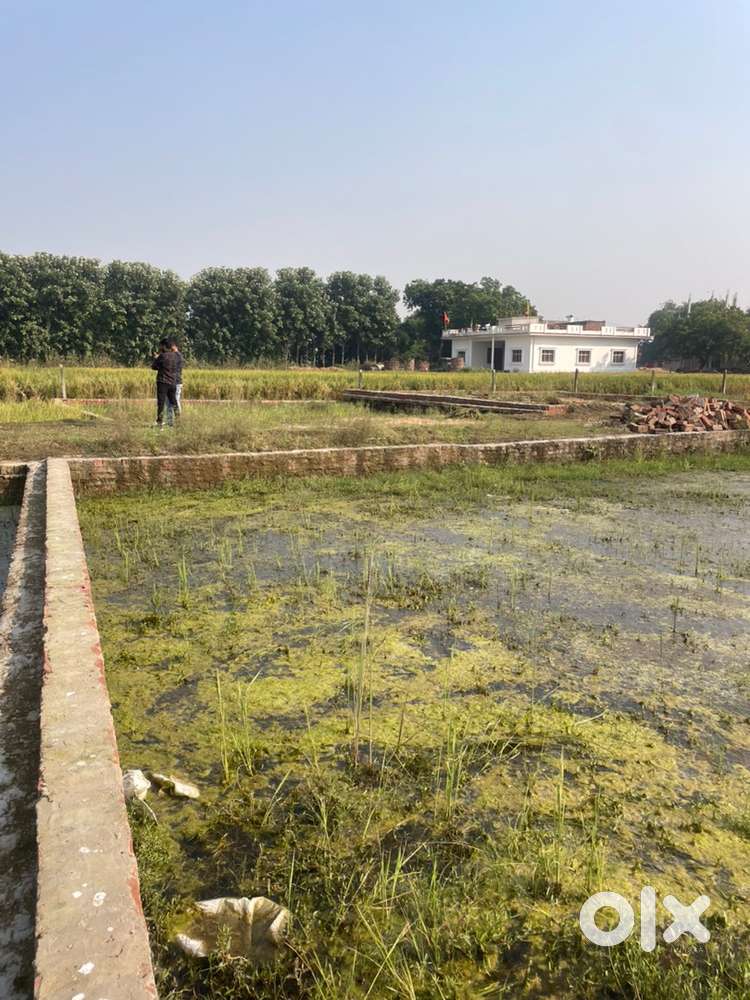 Book kare plot ghazipur road sandaha me bank lone ke sath pahle kabja