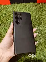 selling my 3 month old Sumsung S23ultra Black colour need urgent money