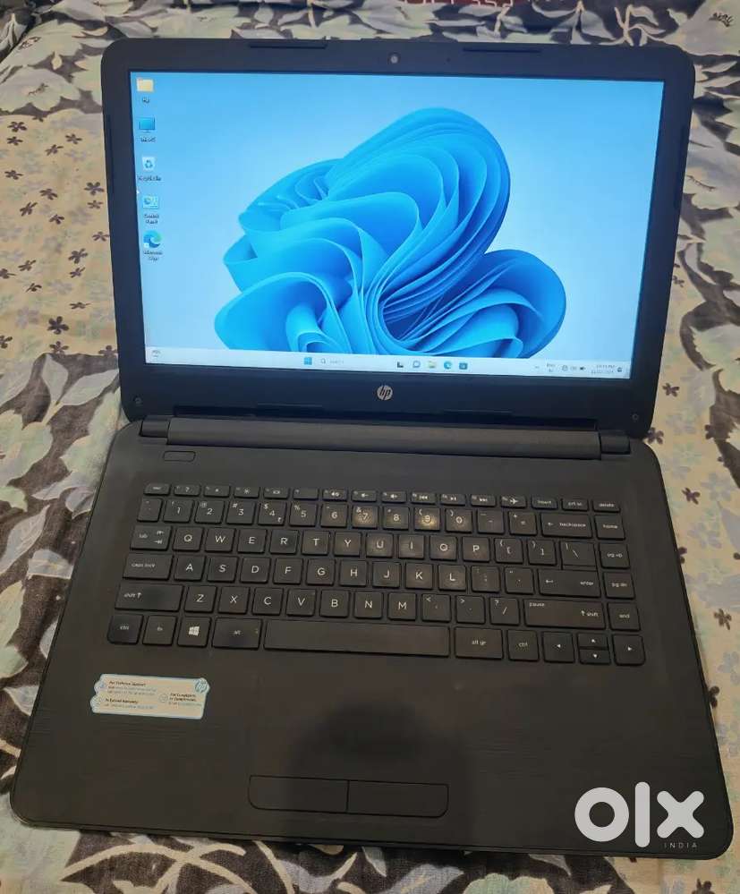 Hp laptop windows 11- 8gb ram/250ssd