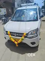DRIVER WANTED RED TAXI