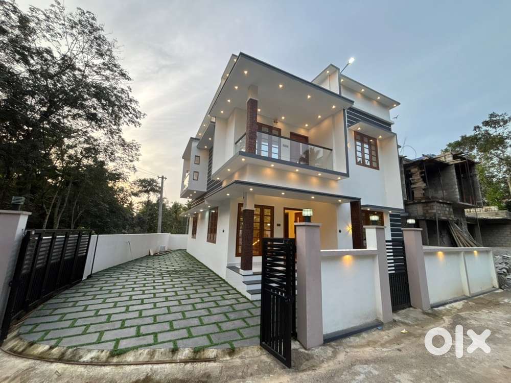 New house for sale Pothencode 70lakh price negotiable