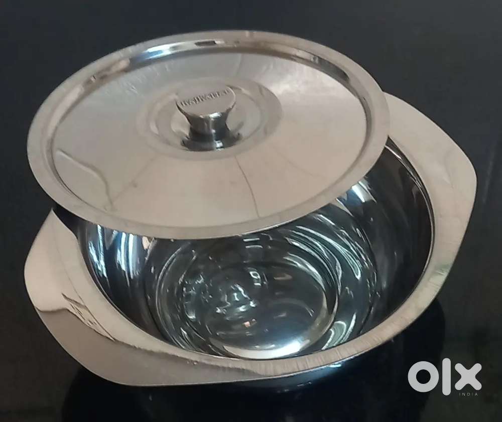 Stainless steel Serving Dish with lid