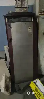2 fridges 250L and 480L