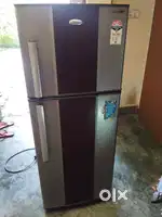 Selling double door fridge