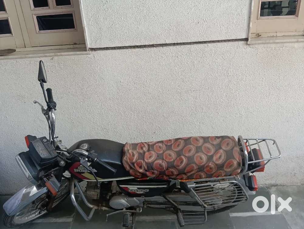 Bike is in great condition. Feel free to check it out before purchase