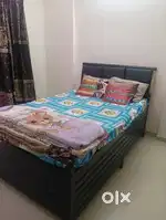 Selling my bed 4×6 size 1year old with metress