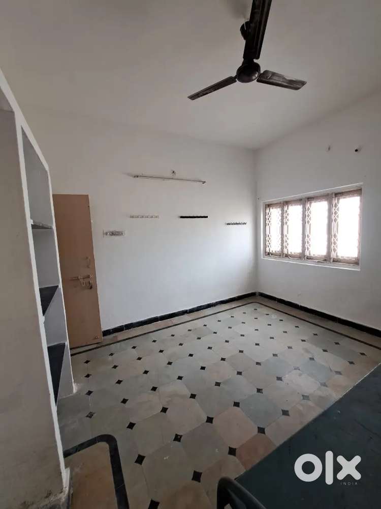 Rooms for bachelor's for Rent