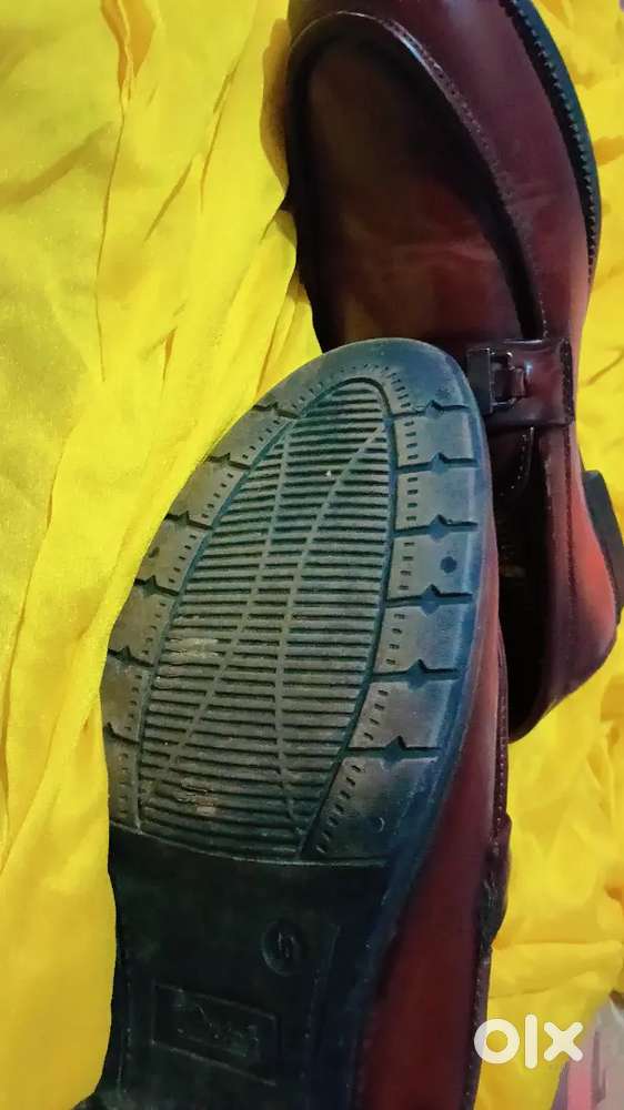 Formal shoes