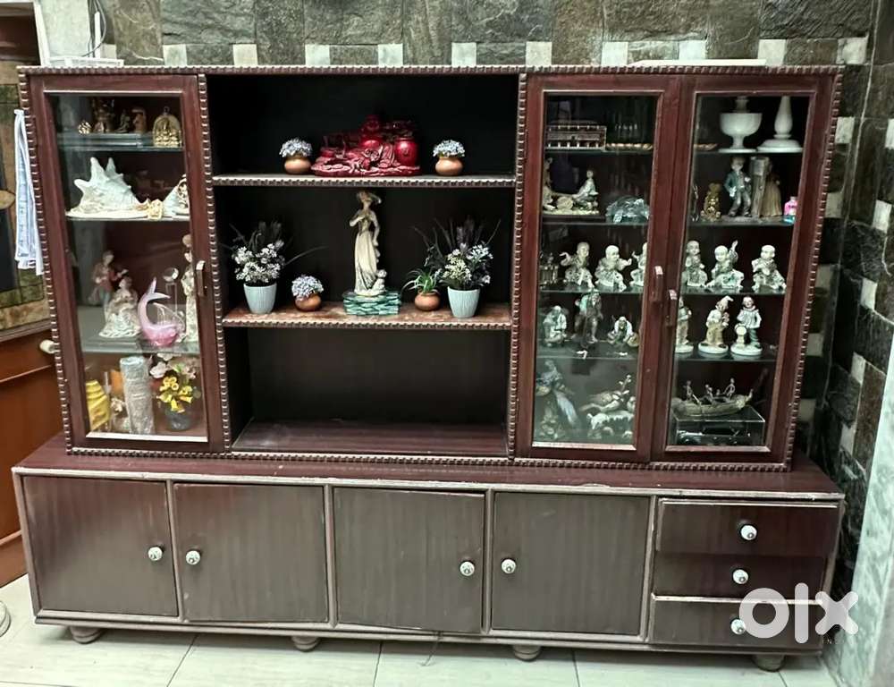 Wood showcase & shoe rack