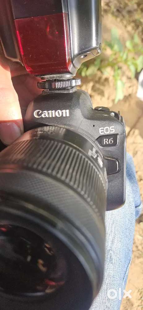 Canon  r6  24-105 stm  + 50mm + फ्लैश + 2 buttery + 2 sell jodi