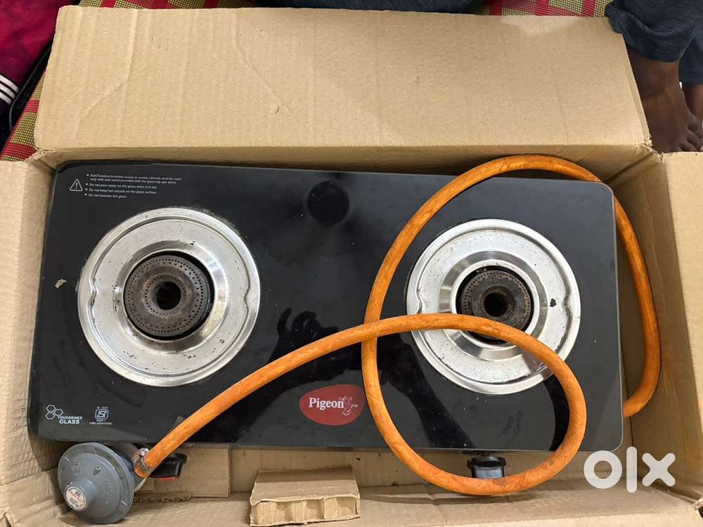 Gas stove with two burners glass finish