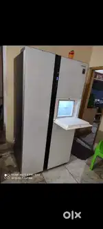 Samsung side by side fridge it is in very good condition