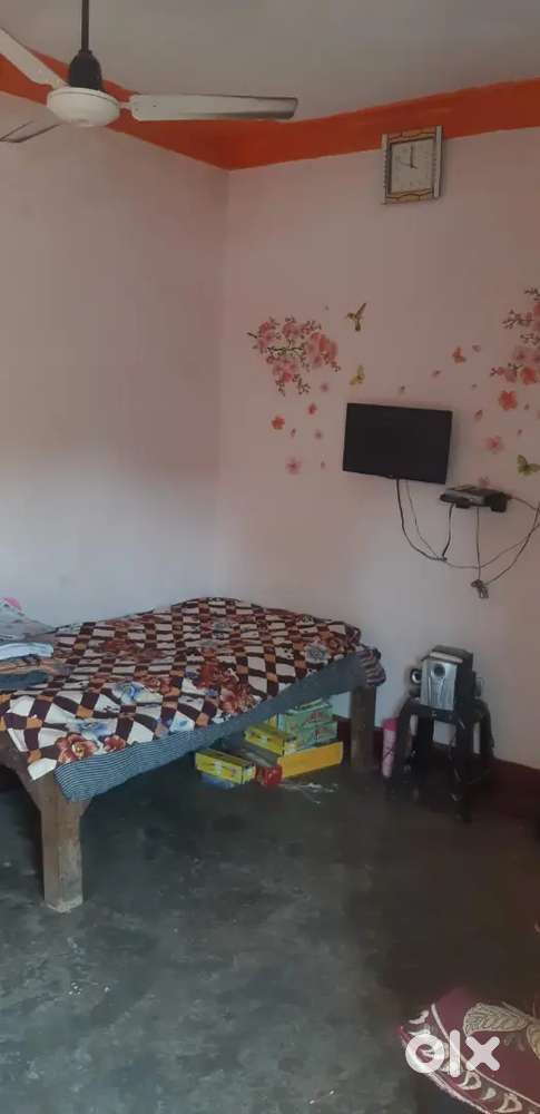 The owner of the house does not live