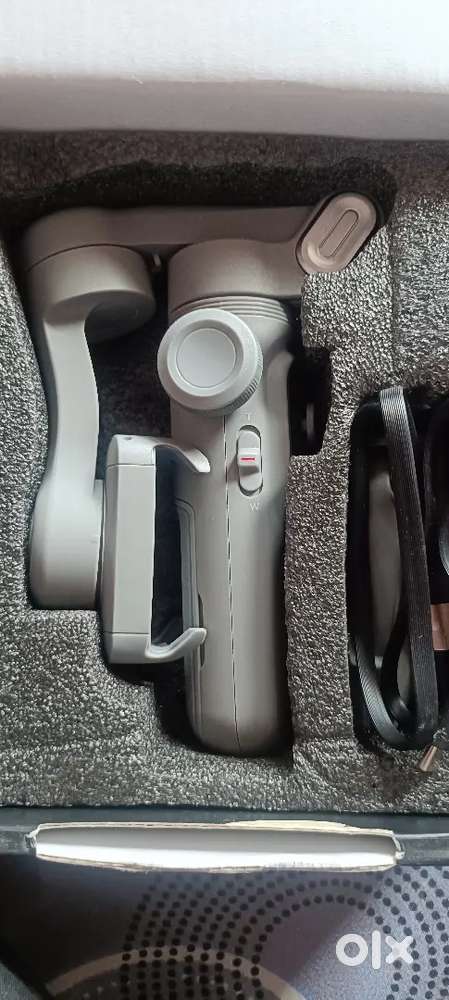 IZI GO-X Gimbal for smartphone video and camera photo shoot