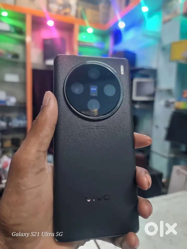 Vivo x 100  12/ 256