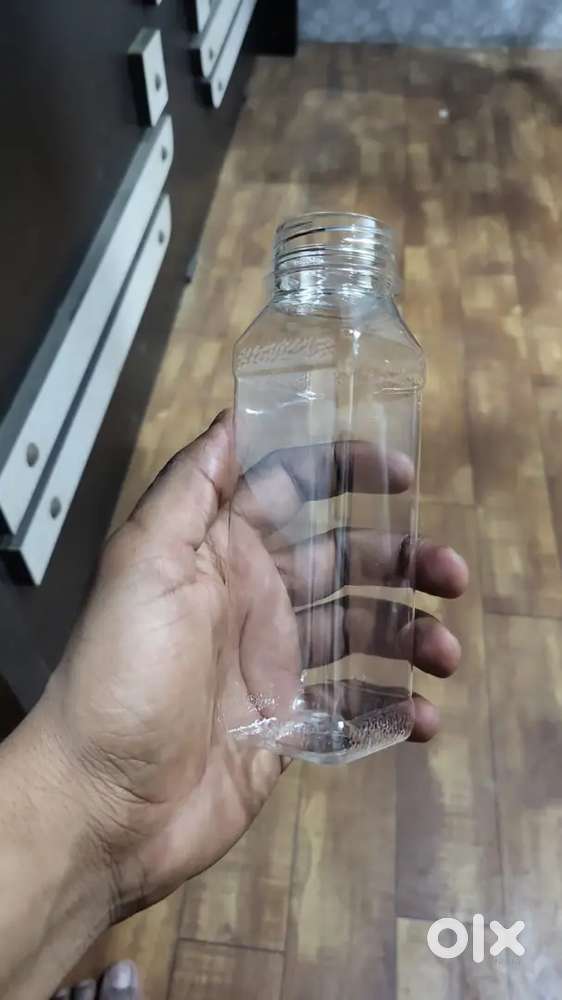 Plastic square bottle