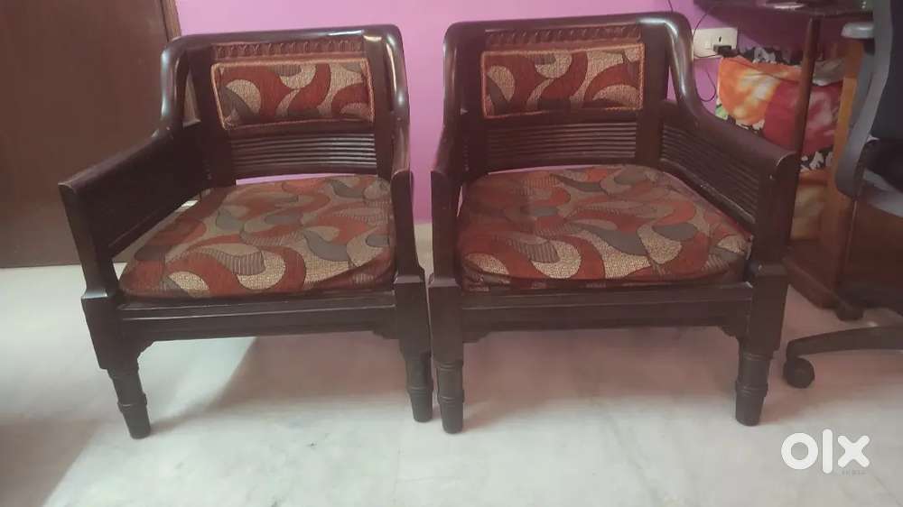 2pc Sofa Chairs set only cash payment