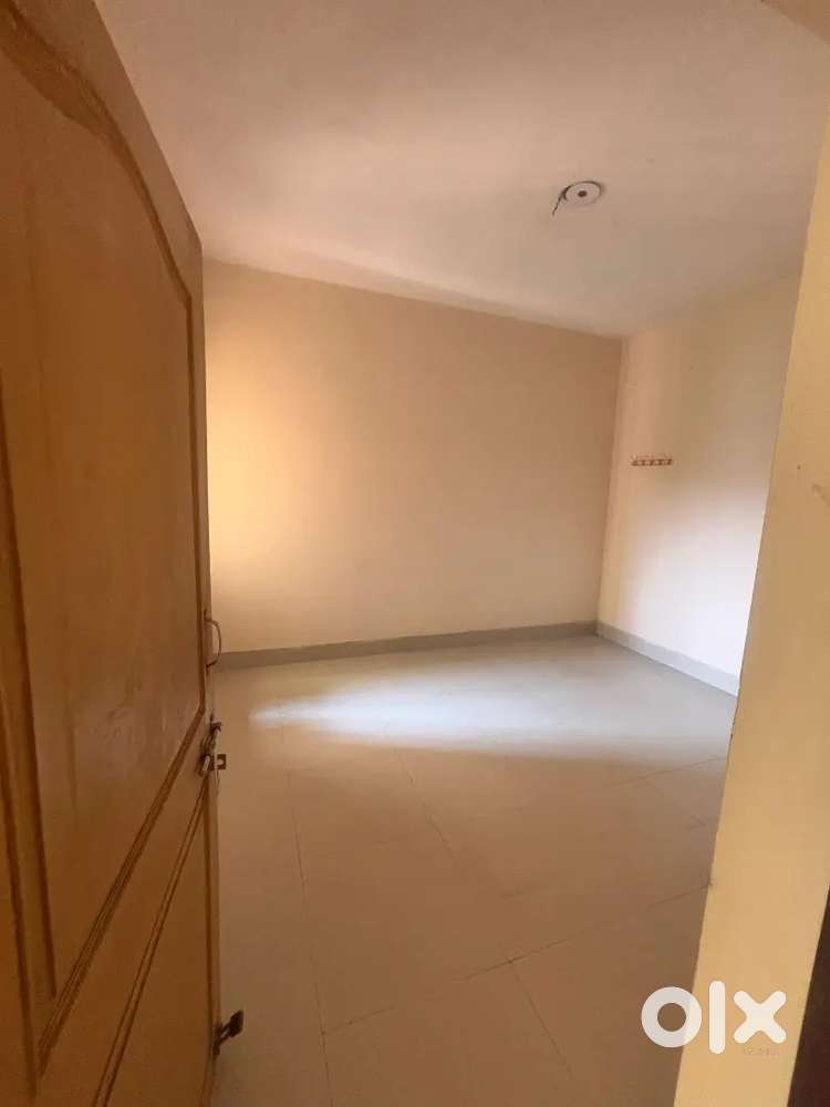 We need a boy flatmate