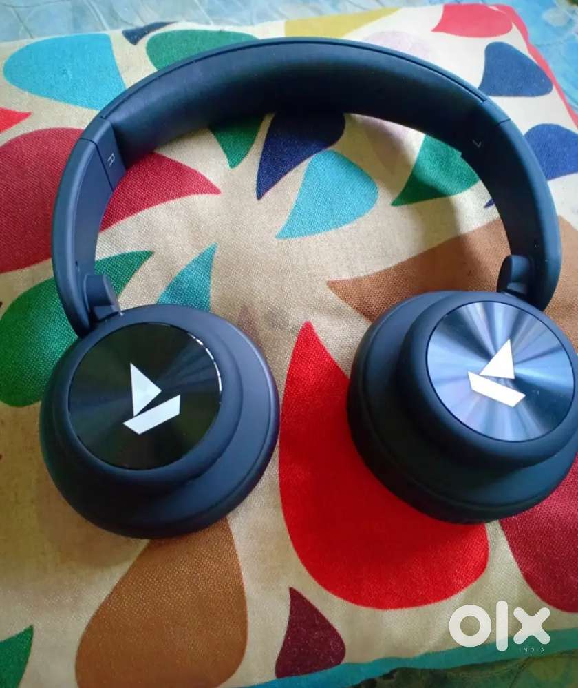 New boat rockerz 450 black ( no use )