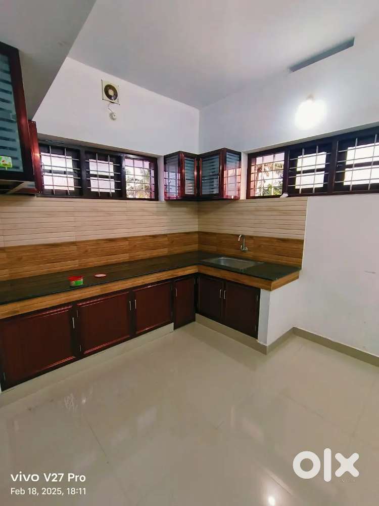 FAMILY - 2BHK APARTMENT FOR RENT  KUZHIVELIPADY INFOPARK 6 KM DISTANCE