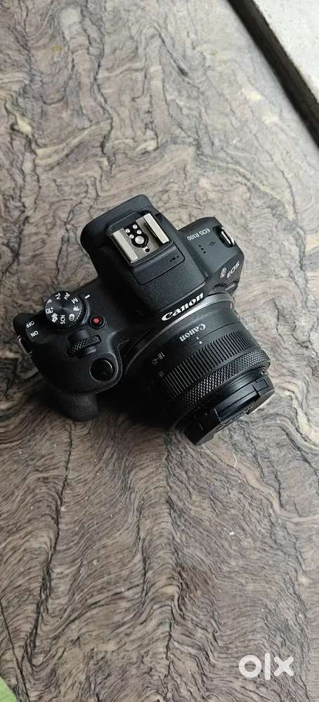 Canon R100 – Rarely Used  Full Box  Excellent Condition