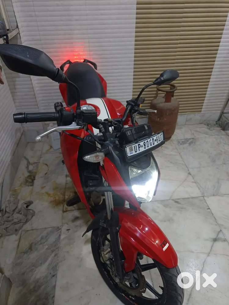 TVS Apache bs6 RTR 160 4v  dual disc brake red colour