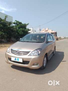 Toyota Innova 2009-2011 2.5 VX 8 STR BSIV, 2010, Diesel
