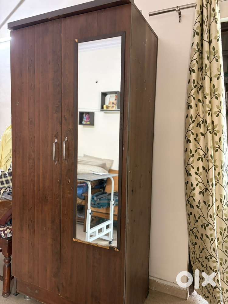 Almirah/wardrobe with mirror