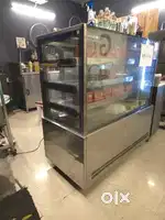 Pastry stand