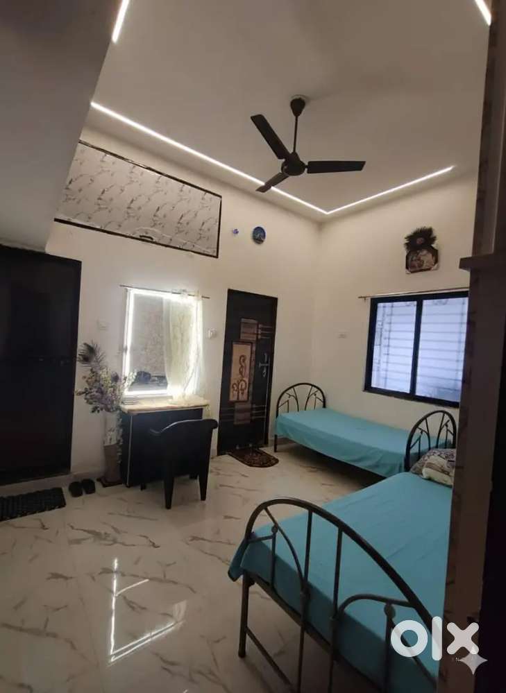 Posh room rent for girls with attached bathroom