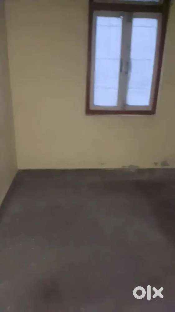 One Roommate wanted Boy or girl rent 3500