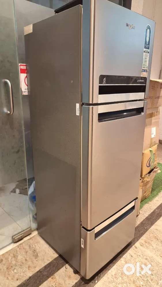 Whirlpool 3 door 330ltr