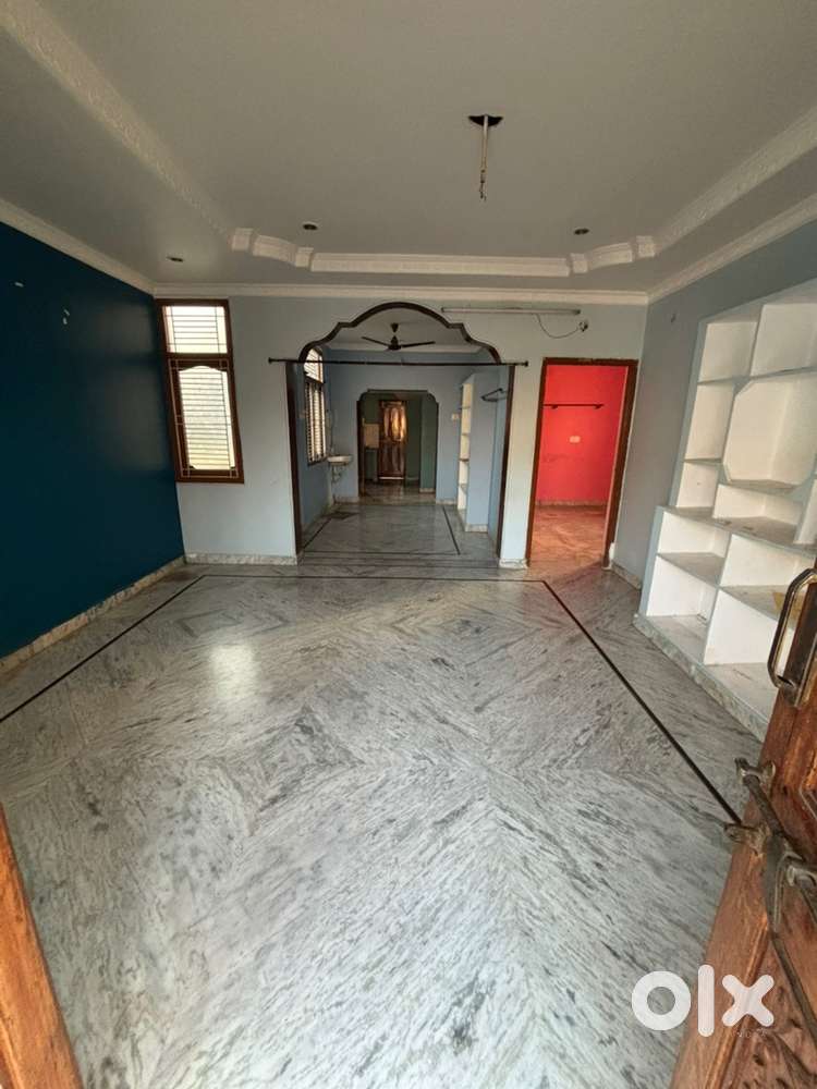 2BHK Semi furnished, fully ventilated