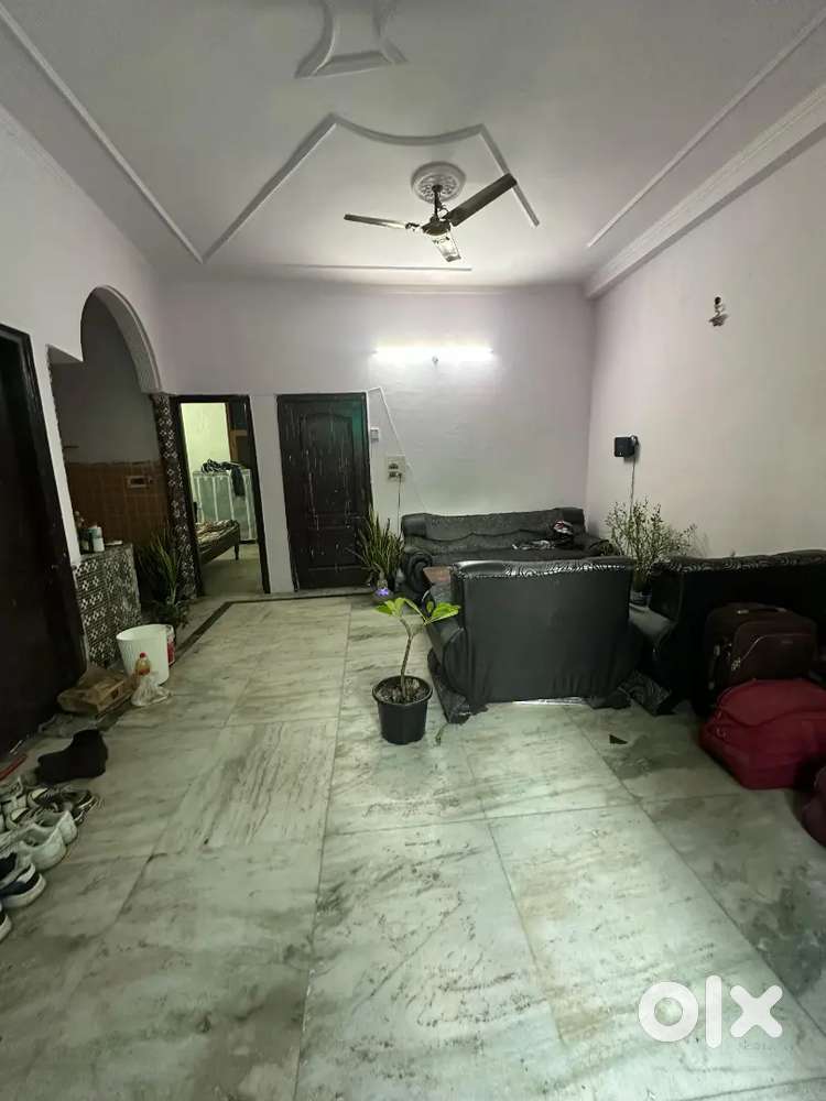 Alpha2 2bhk , 1room available ,fully independent  , ground floor