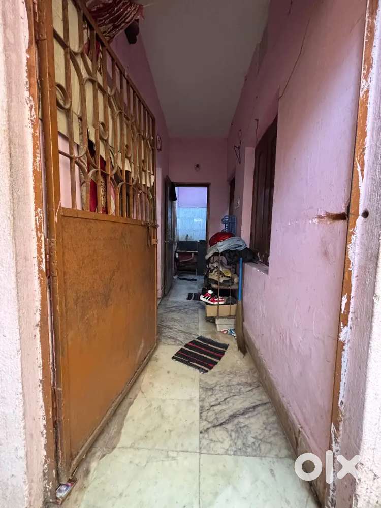 Rooms for batchelor sharing boys and girls