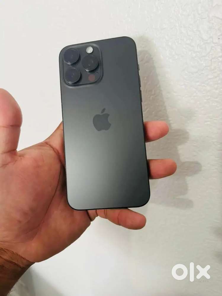 Selling my 15 pro in mint condition Black colour refurbished model