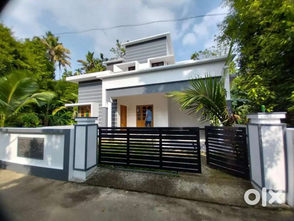 Kalady 7 Cent. 3 BHK Attached.1650 sqft New House.Near bus route 1 km.