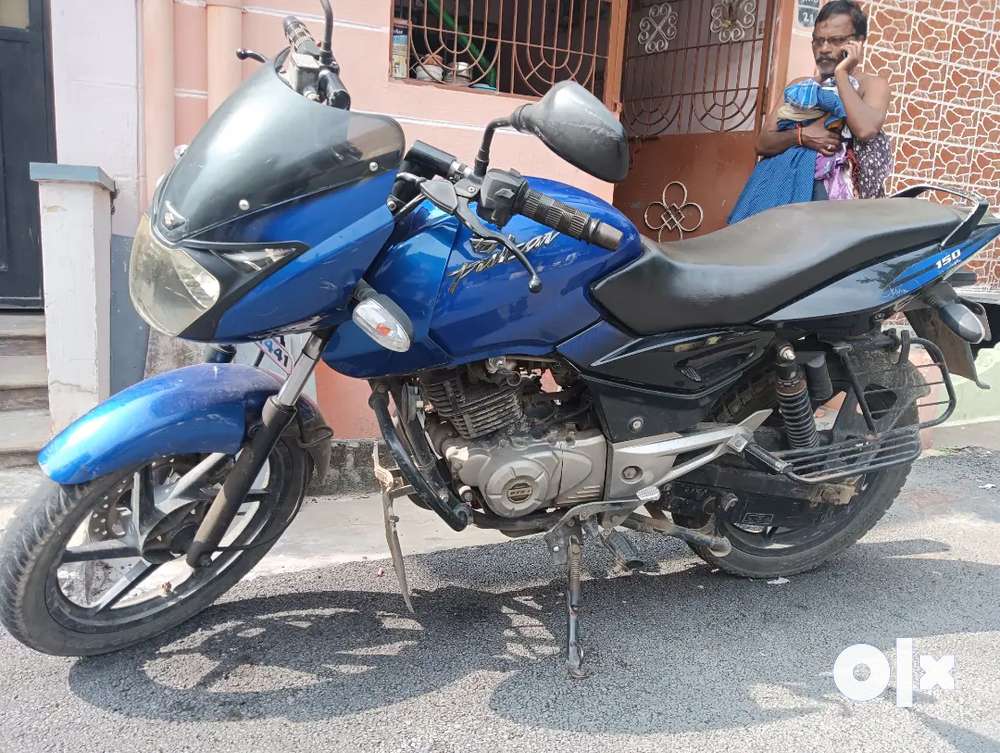 PULSAR 150 WITH PERFECT CONDITION FOR LOCAL AND LONG DRIVE