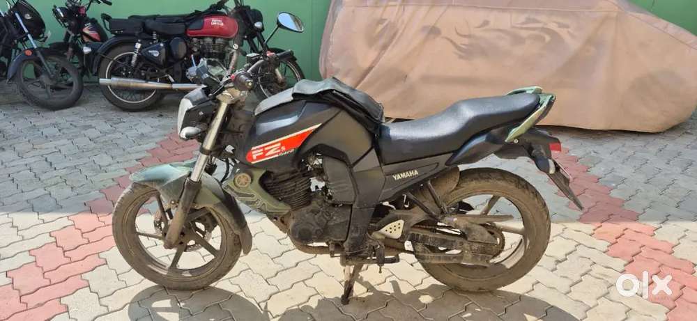 YAMAHA FZS VERSION 1; MODEL 2014; SELF ALLOY DIGITAL METER FRONT DISC