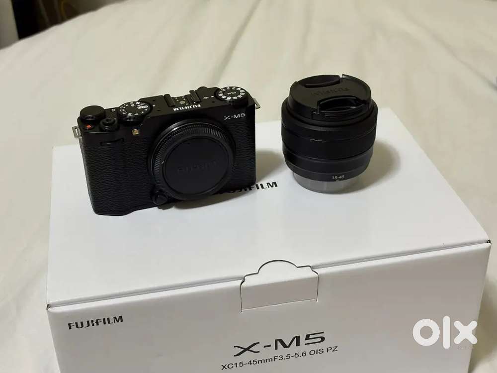 Fujifilm X-M5 + 15-45mm Mirrorless Camera Kit- Black