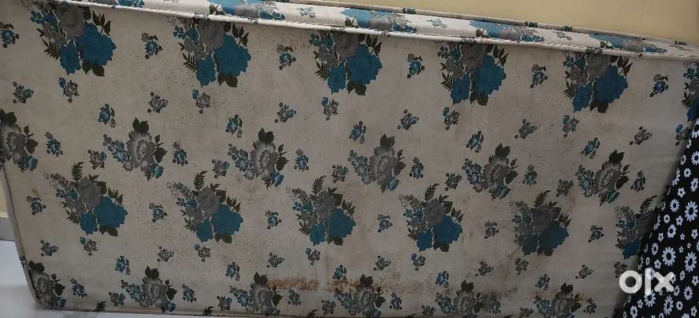Single bed foam matress