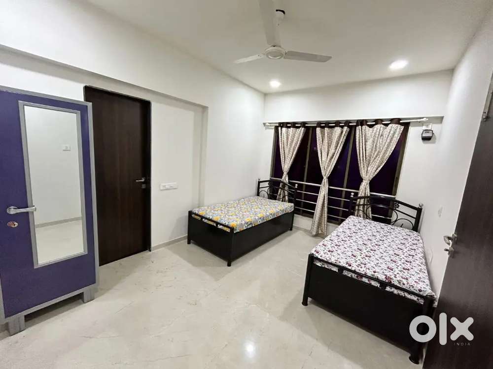 No brokerage pg paying guest cleaning wifi gas free with huge balcony