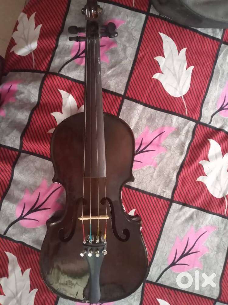 Baby Violen in good and working condition