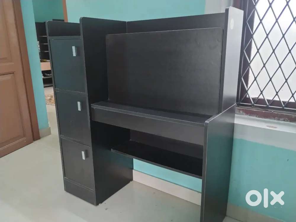 Nilkamal Study Table