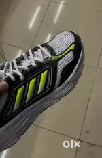 Adidas brand new petipack shoe