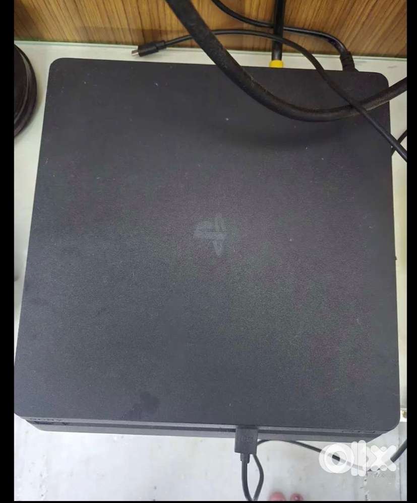 PS4 slim 1 Tb
