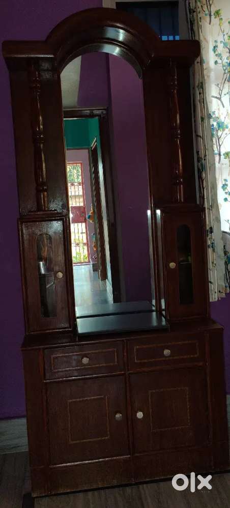 Dressing table